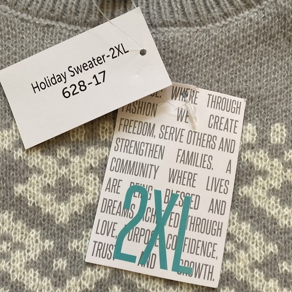 LuLaRoe Gray and Cream Holiday Crewneck Sweater - Picture 5 of 11